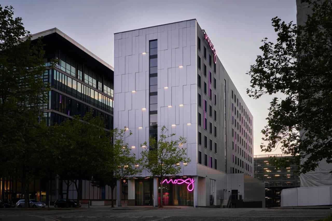 Moxy Milton Keynes Hotel Eksteriør billede